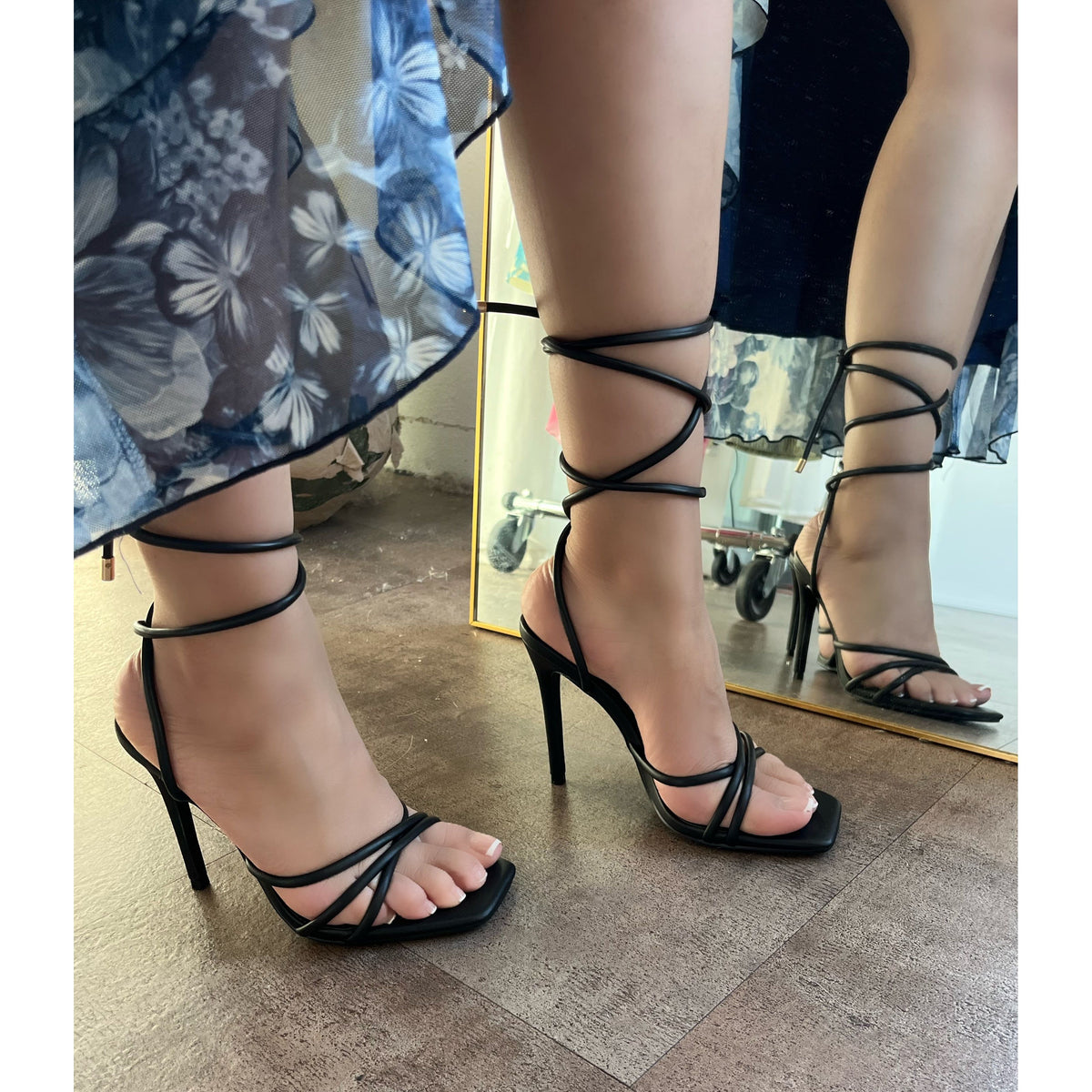 Olivia Heels Strap Up (Black)