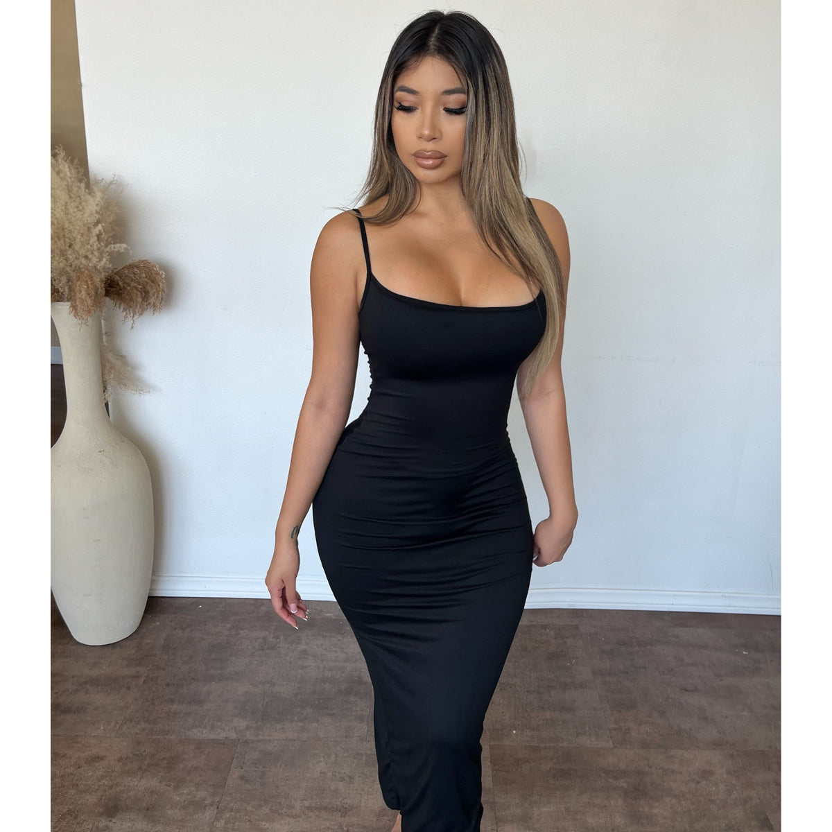 Leah Maxi Strapped Dress (Black)