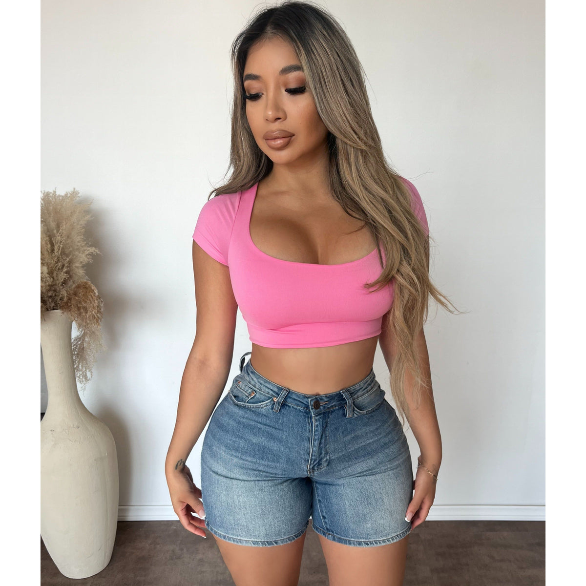 Laurell Stretch Mid Rise Denim Shorts (Denim)